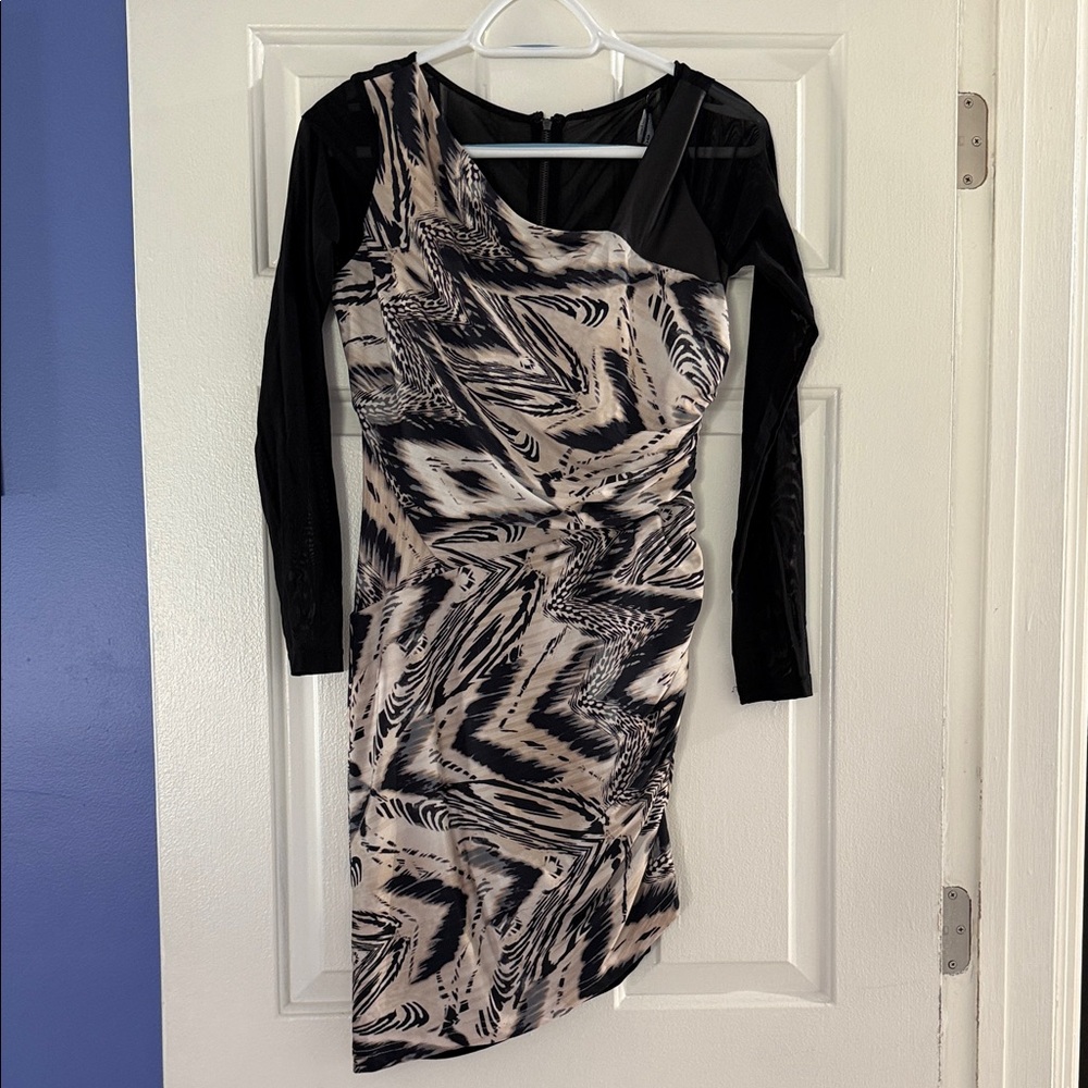 Bebe Black and Cream Abstract Long Sleeve Dress